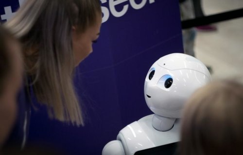 Robot interacting with human