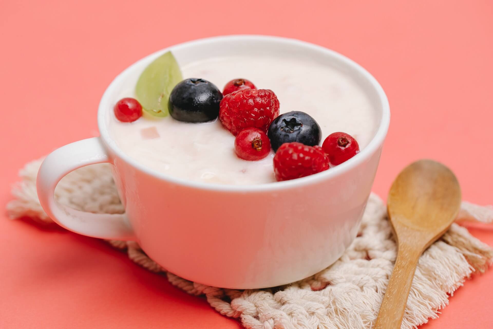 Yogurt with fruit toppings