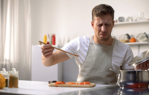 Bad cooking: Man doesn't like taste of food he cooked