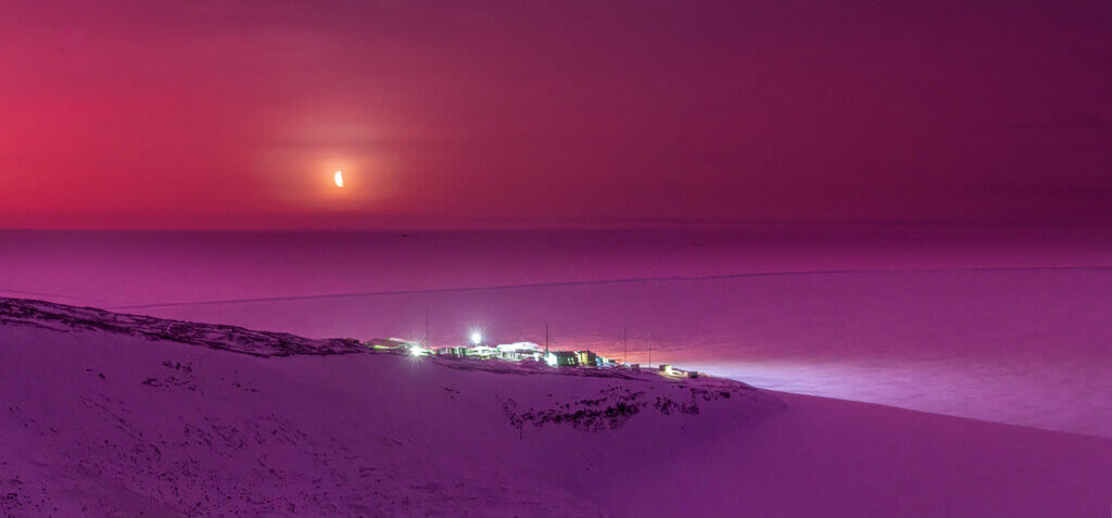 Antarctic skies above Scott Base after the Tongan Hunga Tonga–Hunga Ha'apai volcano eruption.