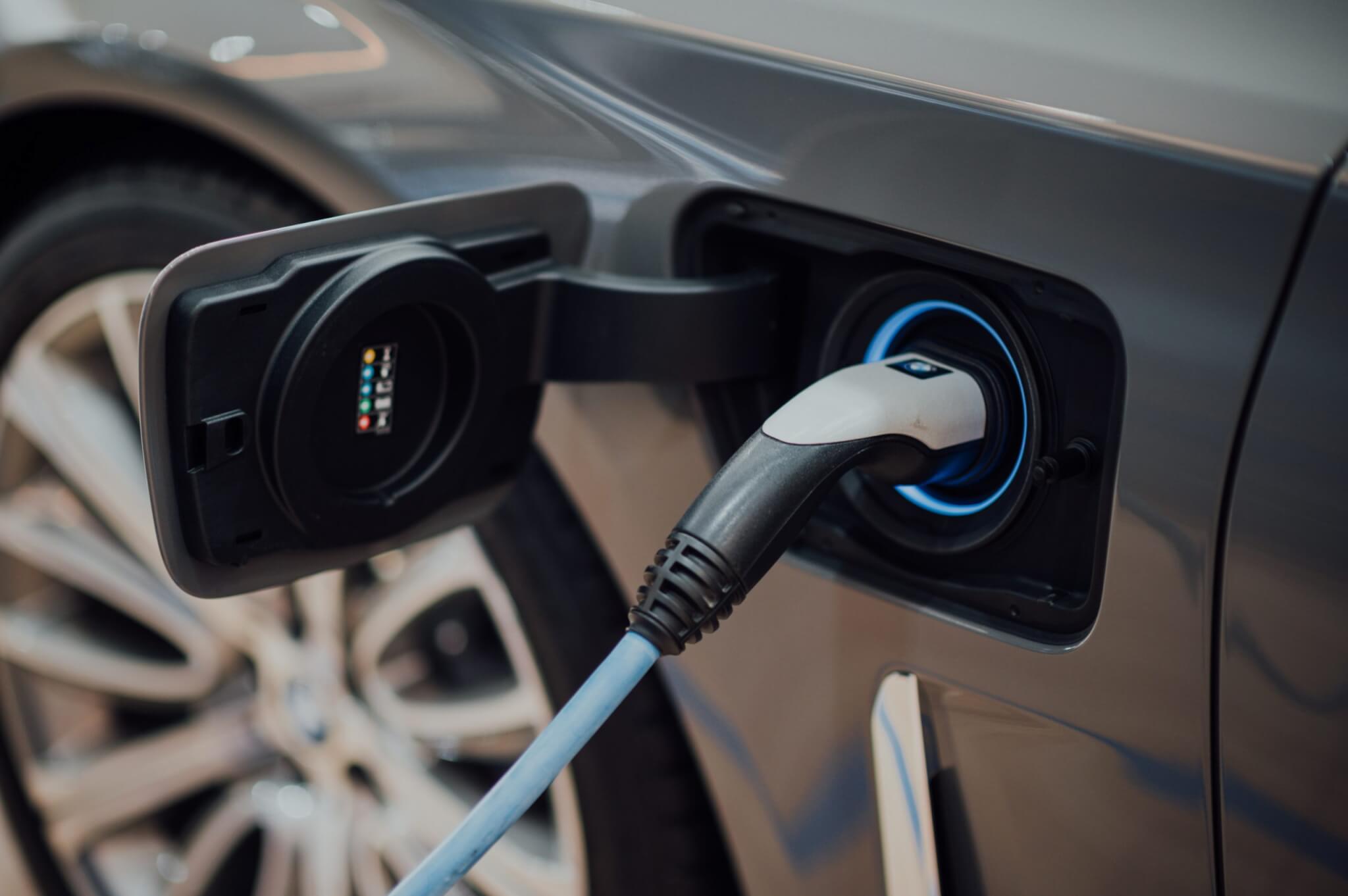 Electric cars charge at night and make the US power grid unstable