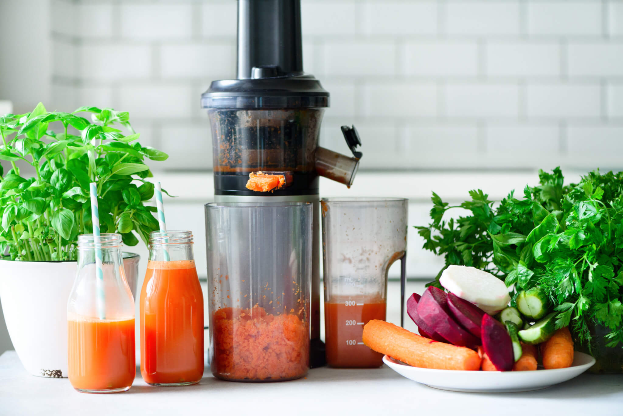 7 Best Masticating Juicer Options for Homemade Juice in 2023