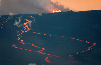 Mauna Loa volcano eruption in Hawaii on 11/30/22.