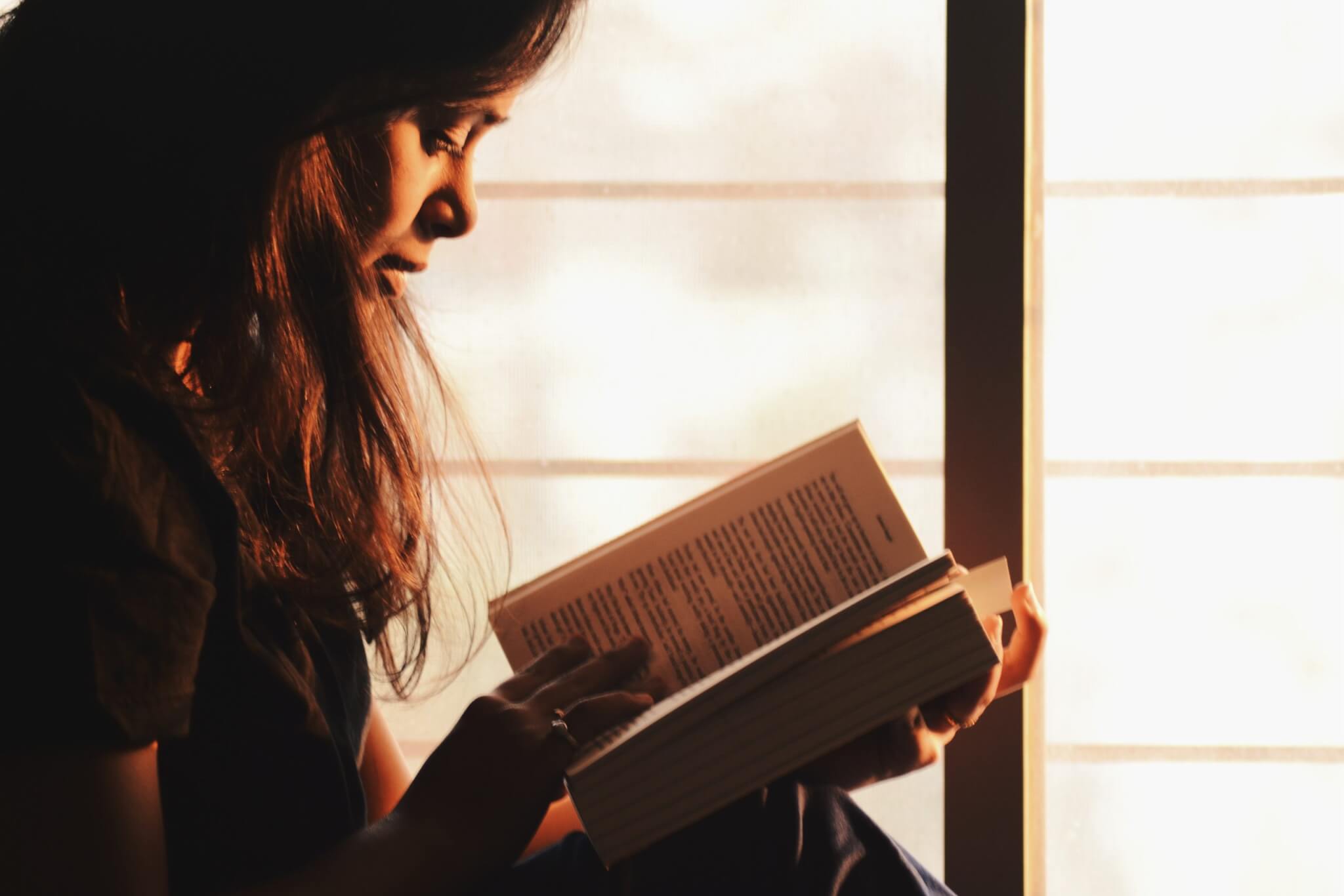 Meilleurs livres de Colleen Hoover : Top 5 des romans les plus recommandés  par les experts - Study Finds