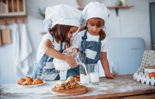 Children love to help us bake sweet treats. So we went looking for the easiest recipes for kids!