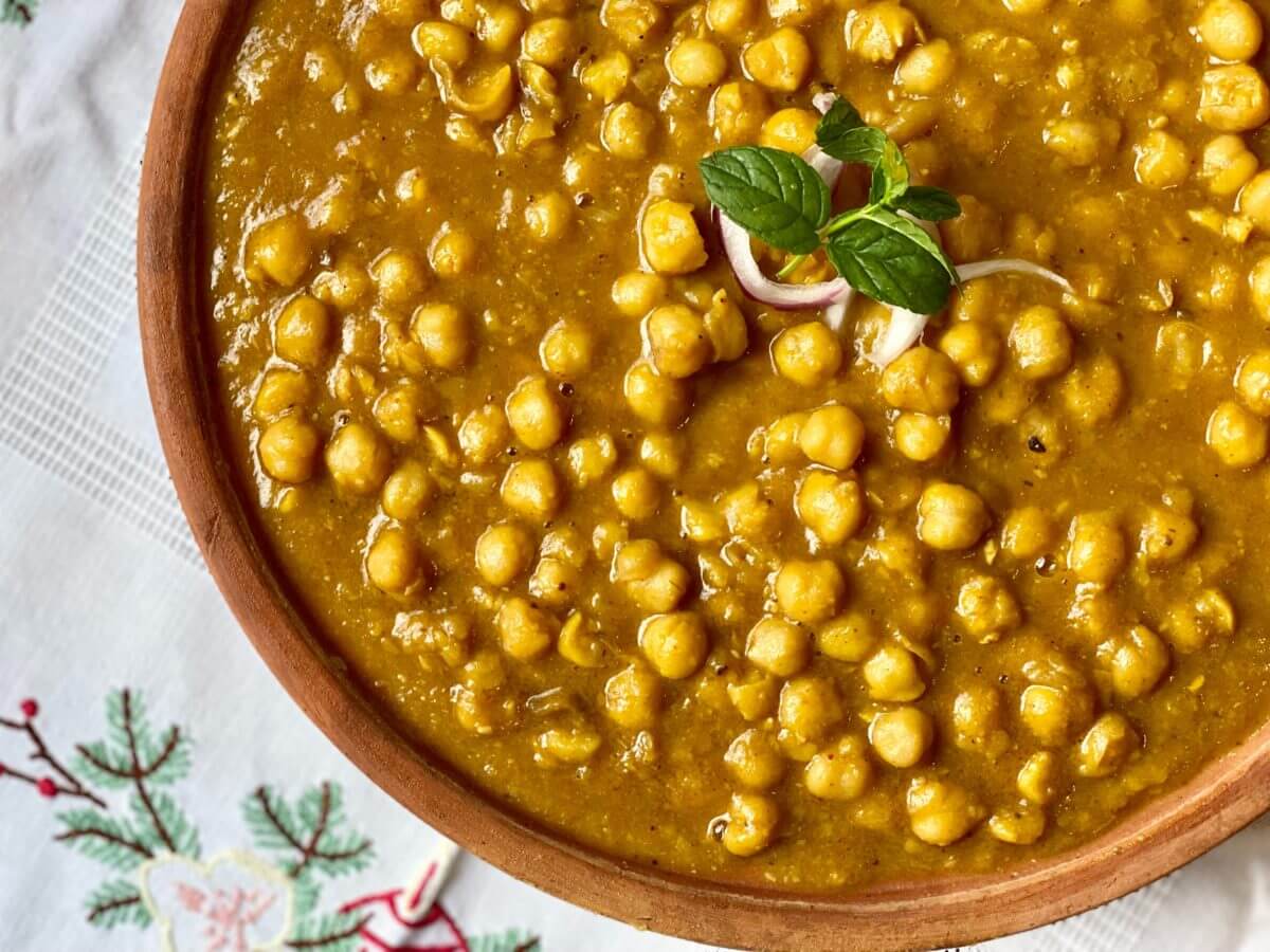 Chana masala, also called chole bhature, is an Indian food favorite