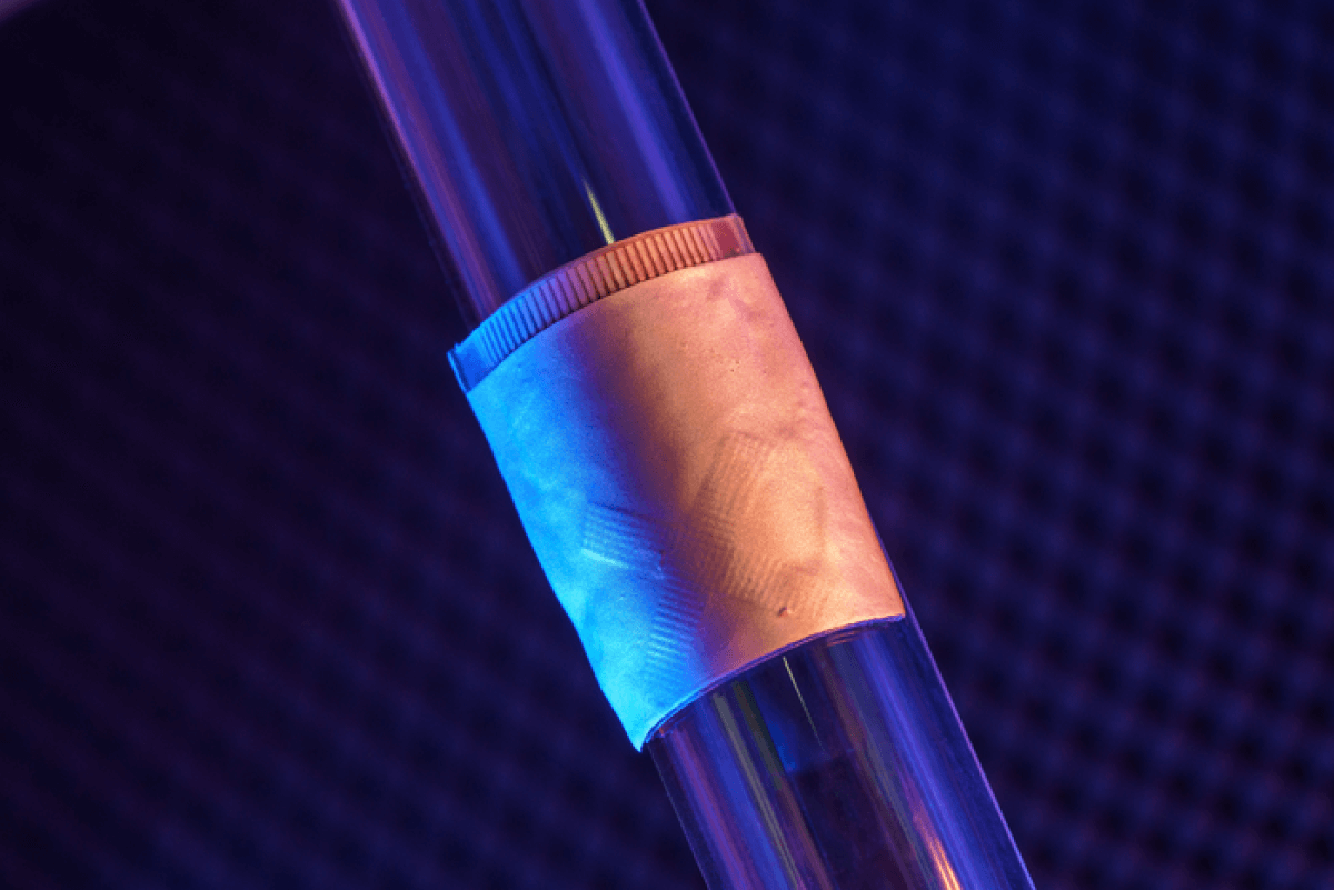A flexible patch attached to a pole