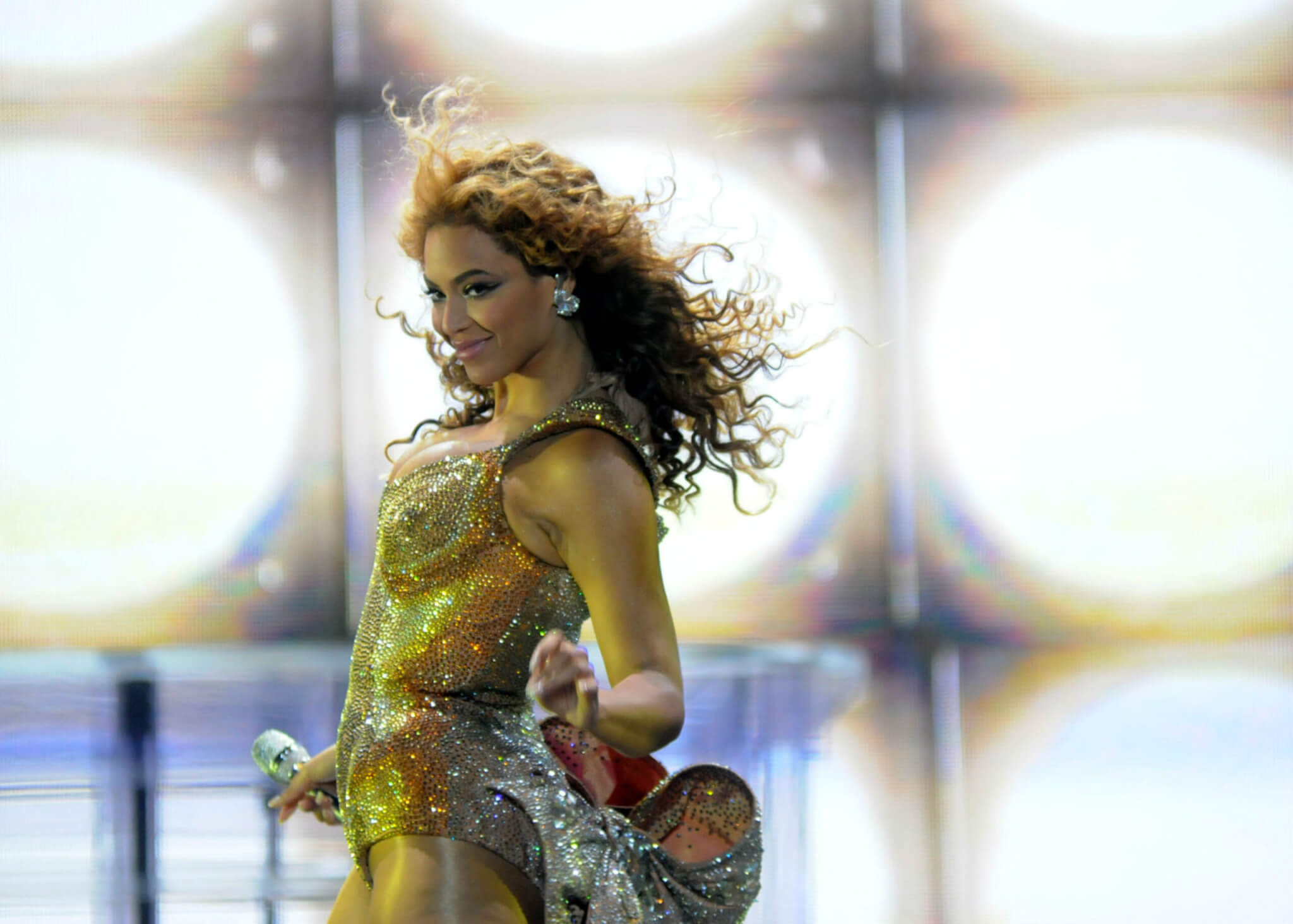 Beyonce performs in concert