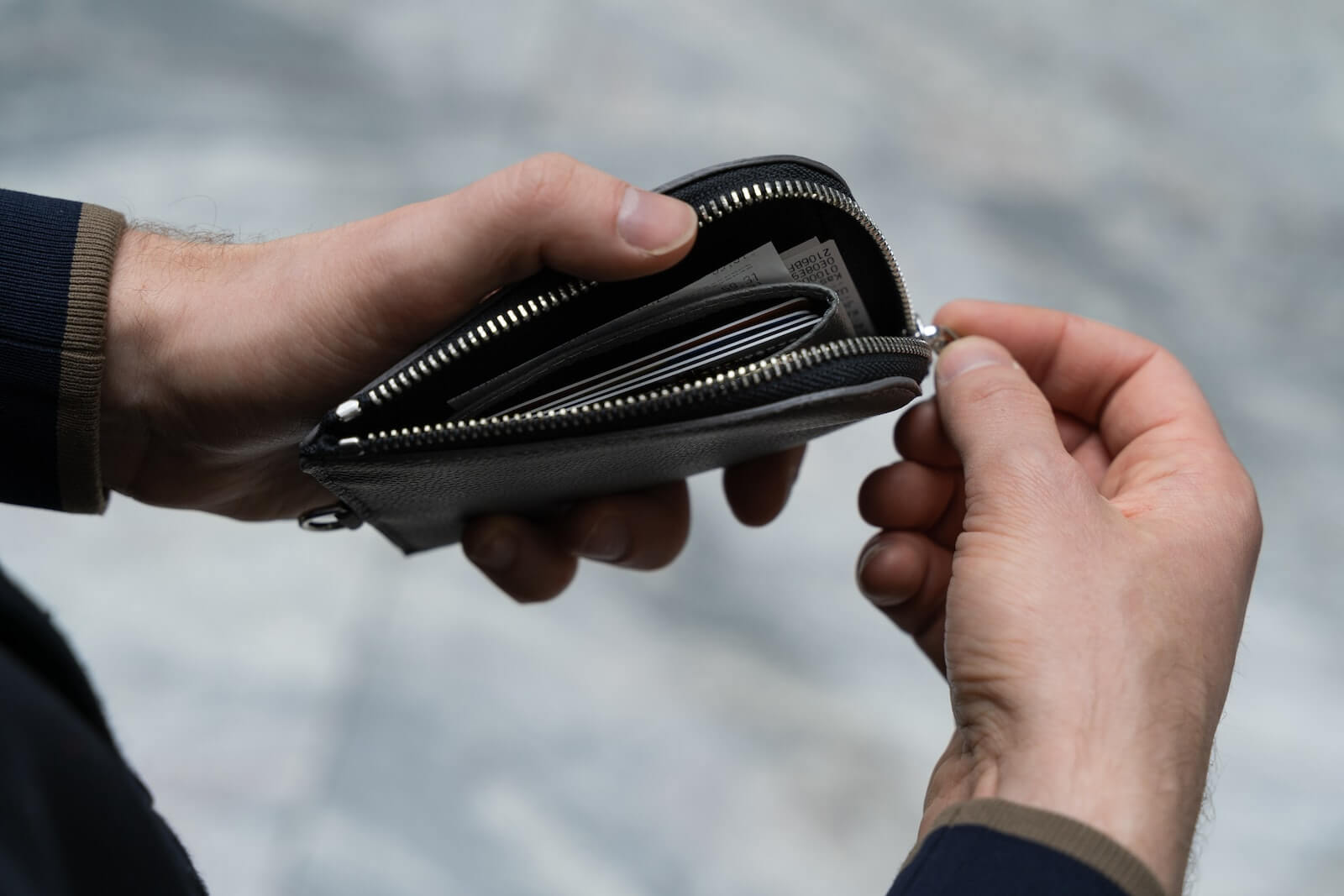 10 Best Smart Wallets in 2023, According to Tech Experts