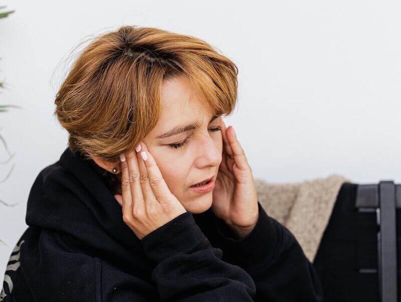 woman in pain migraine