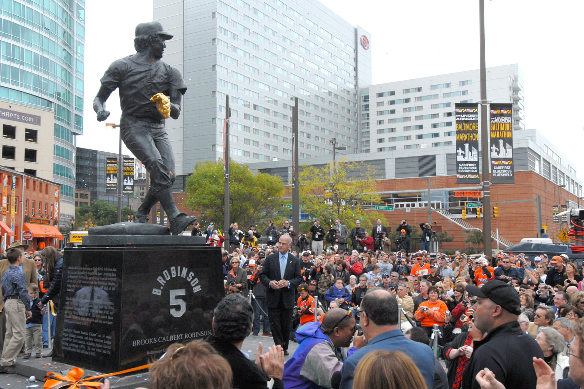 Brooks Robinson Statue at Oriole Park at Camden Yards