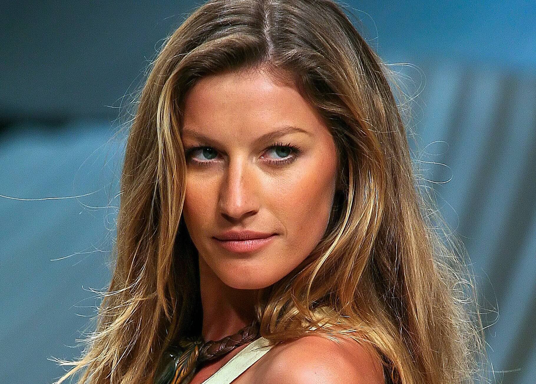 15 Top Supermodels of the 2000s - Famous 00s Models