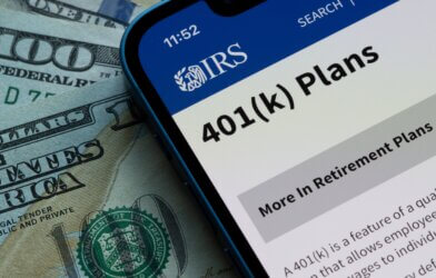 401(k) plans information on smartphone and IRS website