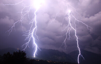 A team of researchers from Innsbruck has gained new insights into the development of lightning activity over the Alps.