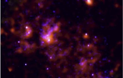 image of a much wider view of the center of the Milky Way obtained by Chandra.