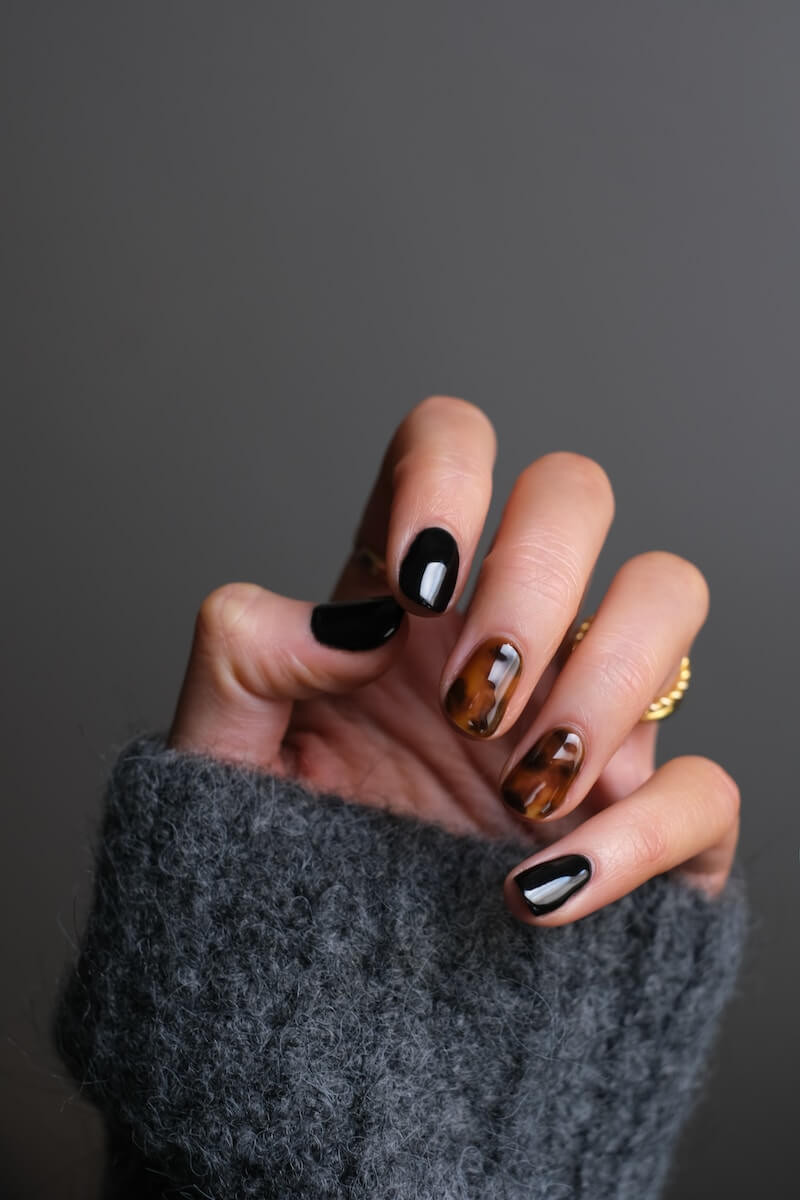 Get inspired by the latest trends in nail art and top-notch eyelash  extensions in Las Vegas