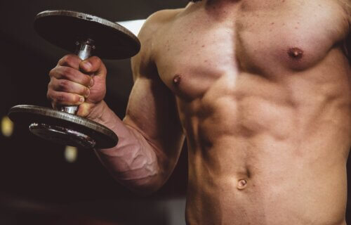 Bigger abs linked to heart disease in men - Study Finds
