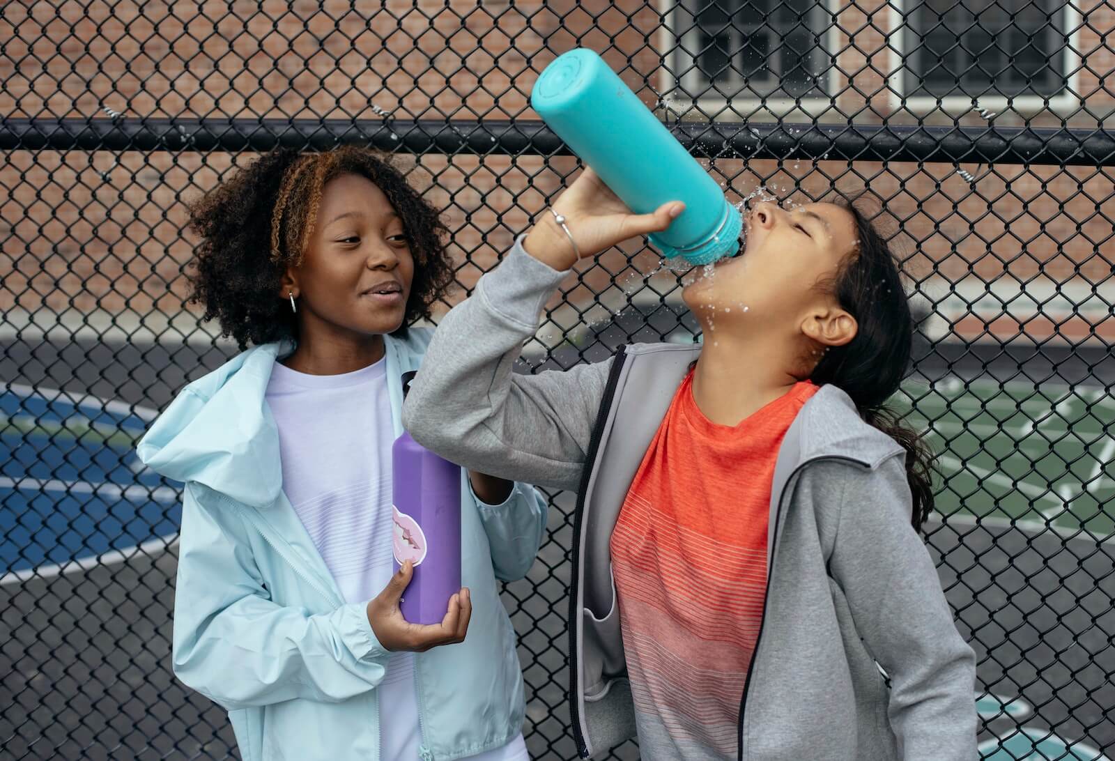 Meilleures bouteilles d'eau pour enfants : Top 5 des marques les plus  recommandées par les experts - Study Finds