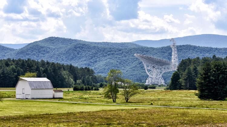The Green Bank Telescope, nestled in a radio-quiet valley in West Virginia, is a major listening post for Breakthrough Listen