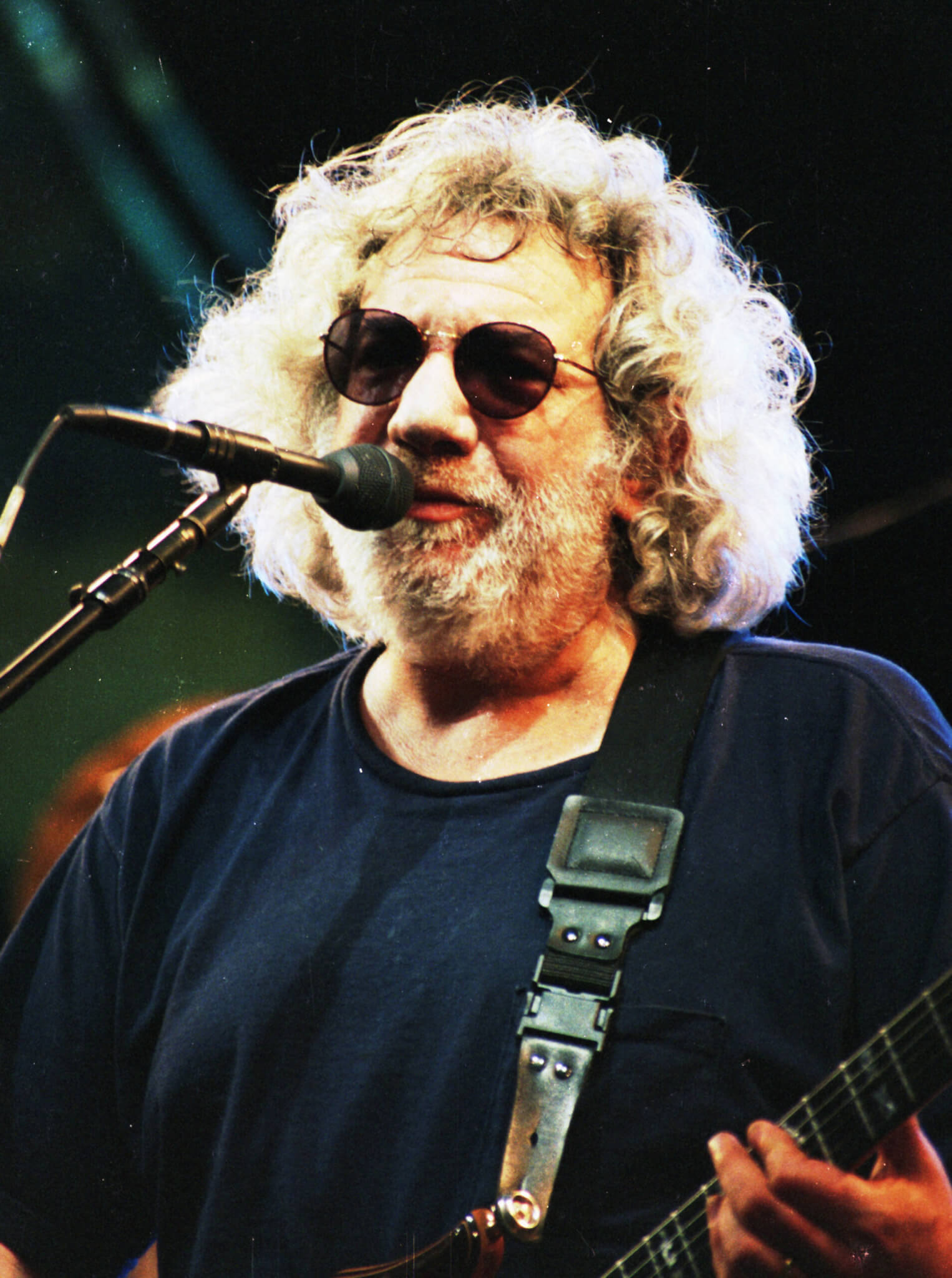 Jerry Garcia performing in New Jersey in 1994