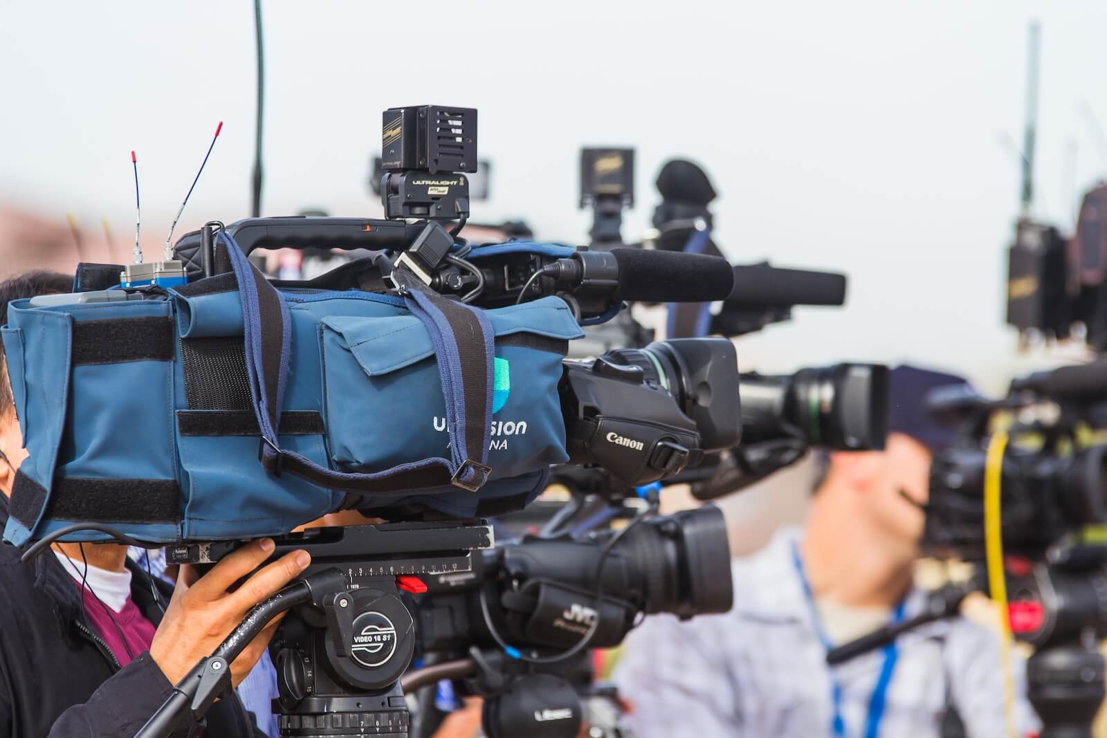 news media cameras