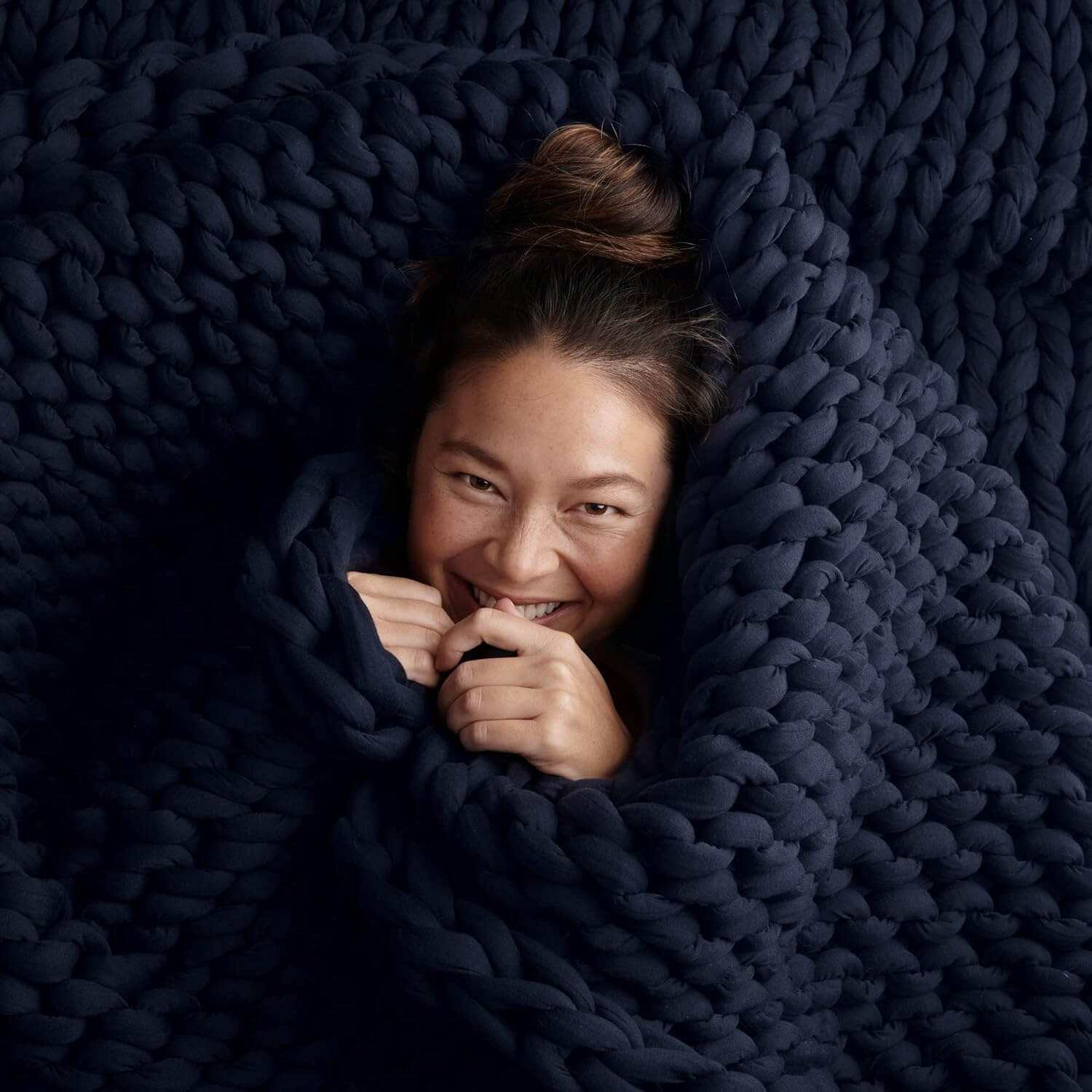 Bearaby Hand-Knit Weighted Blanket for Adults - Chunky Knit Blanket
