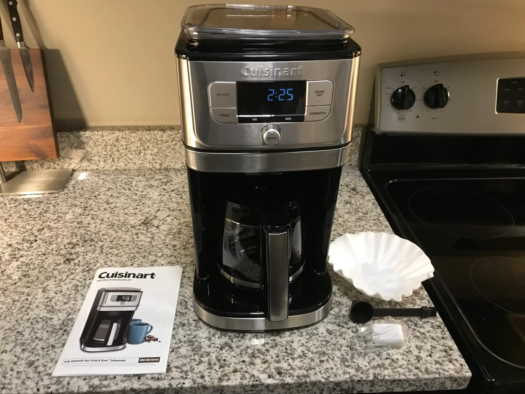 Cuisinart Automatic Burr Grind & Brew Coffee Maker Review: First it Grinds,  Then It Brews - Study Finds