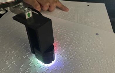 braille reader robot