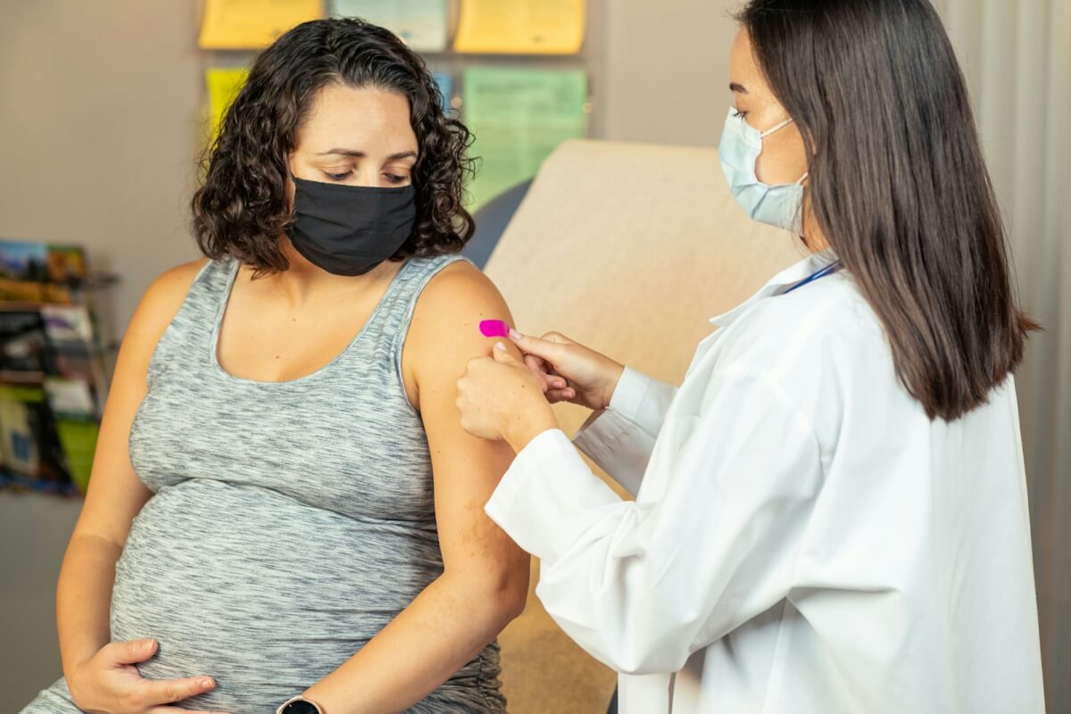 Les bébés de mères vaccinées contre le COVID présentent un risque plus faible de complications mortelles