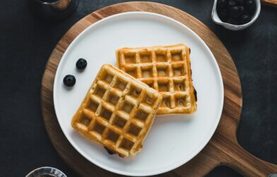 A plate of waffles